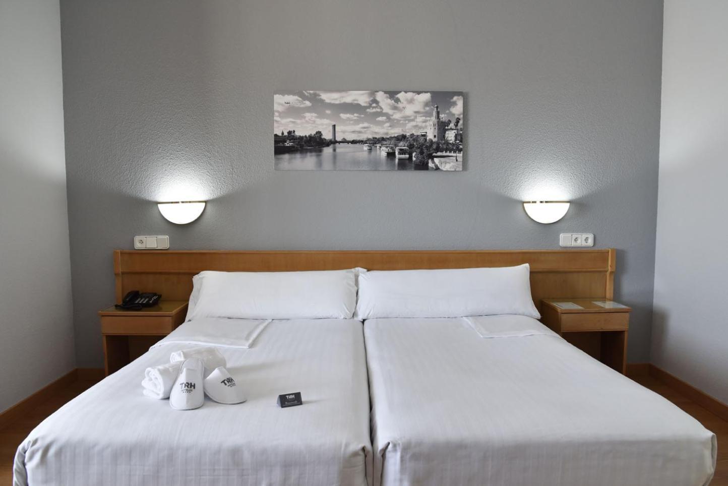 Hotel Trh La Motilla Dos Hermanas Luaran gambar